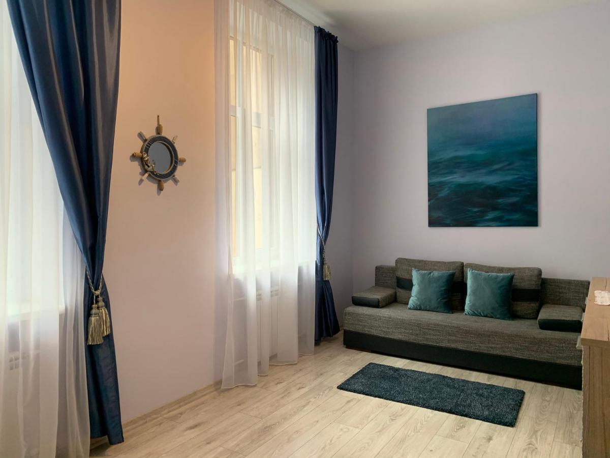 Appartement In Art Nouveau District Riga